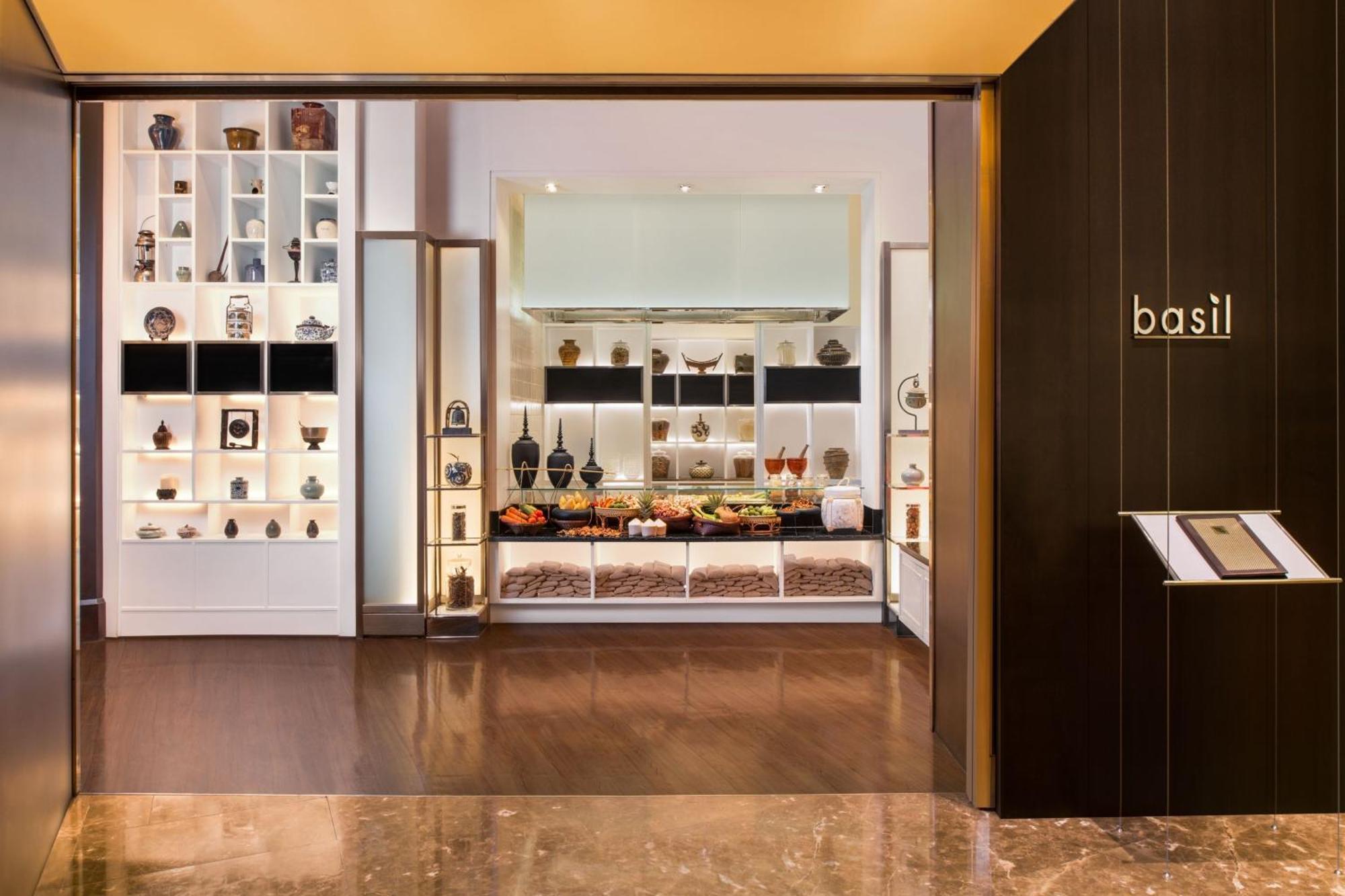 Sheraton Grande Sukhumvit, A Luxury Collection Hotel, Bangkok Exterior photo Basil