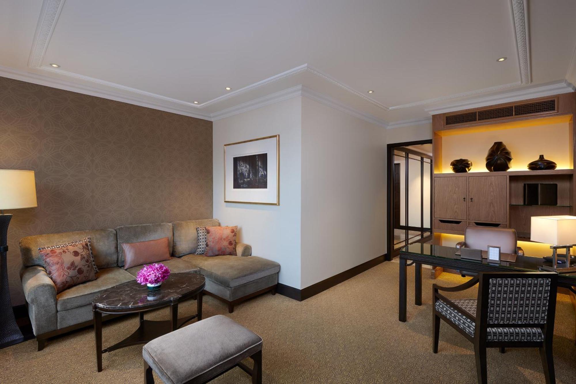 Sheraton Grande Sukhumvit, A Luxury Collection Hotel, Bangkok Exterior photo A suite at the Mandarin Oriental, Kuala Lumpur